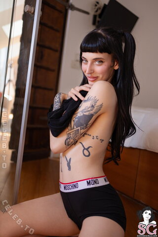 Borderlady nude photo 93