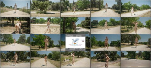Bralessforever nude photo 5
