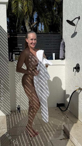 Brandi Love nude photo 1