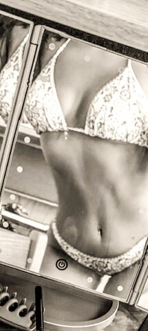 Brandis Skiver nude photo 5