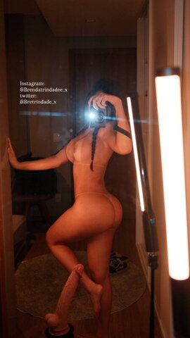 Brenda Trindade nude photo 19