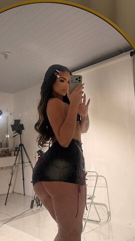 Brenda Vitoria nude photo 1