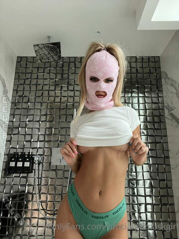 Briana Armbruster nude photo 10