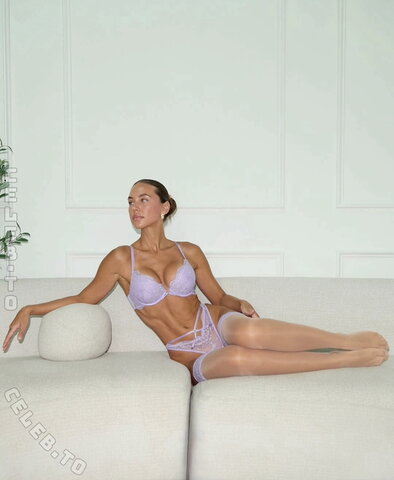 Brit Manuela nude photo 7