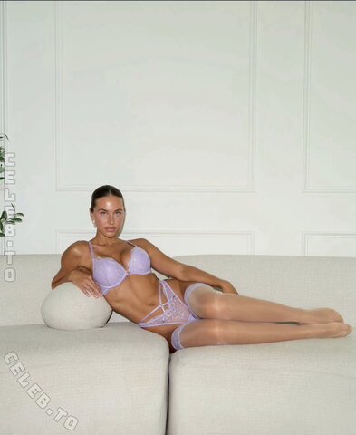 Brit Manuela nude photo 4