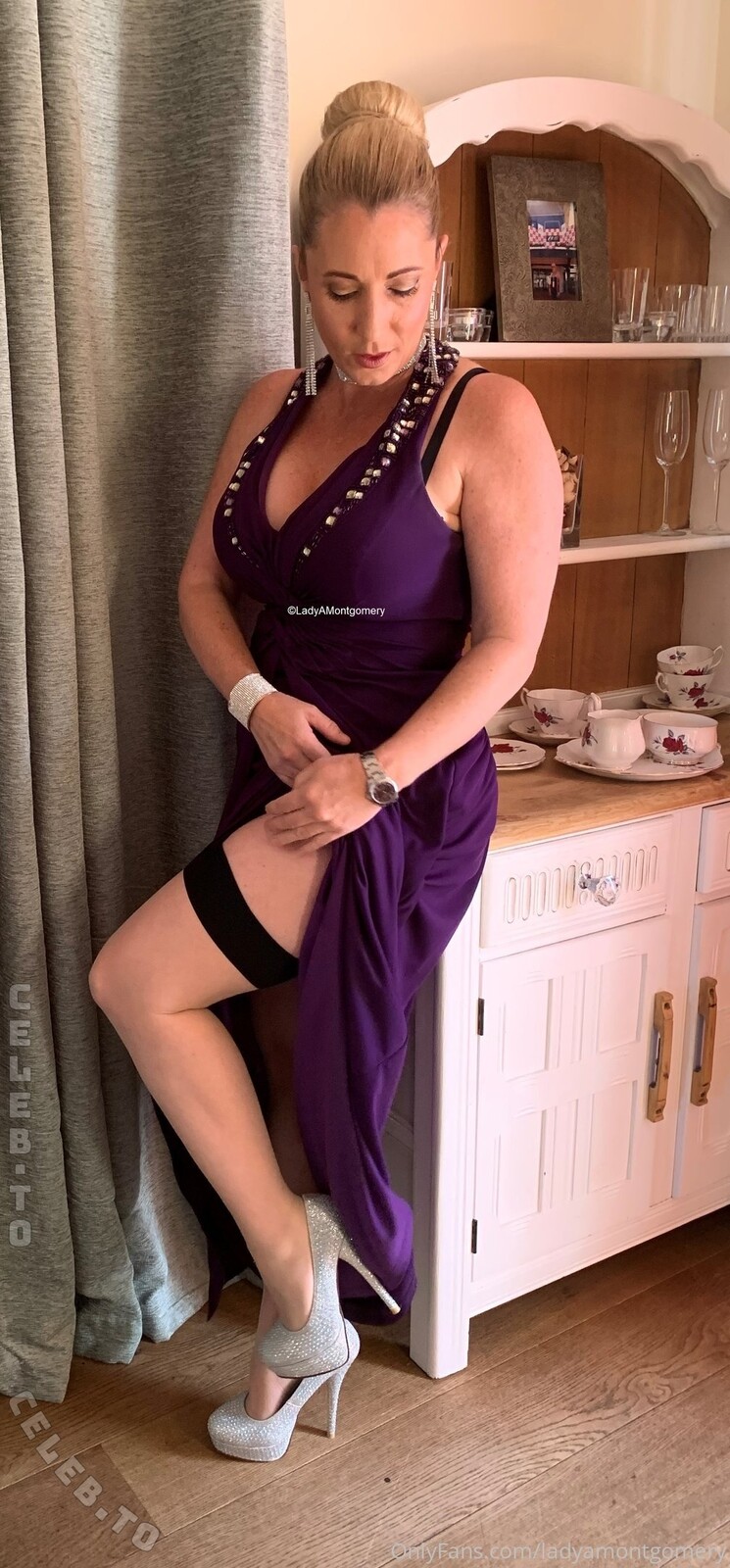 Britishladya nude photo 2