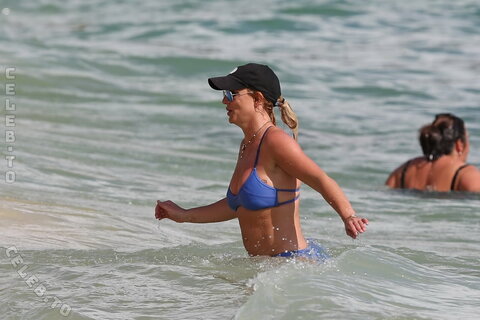 Britney Spears nude photo 14