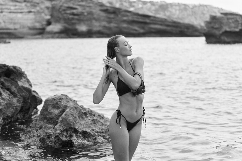 Britt Van der Boon nude photo 6