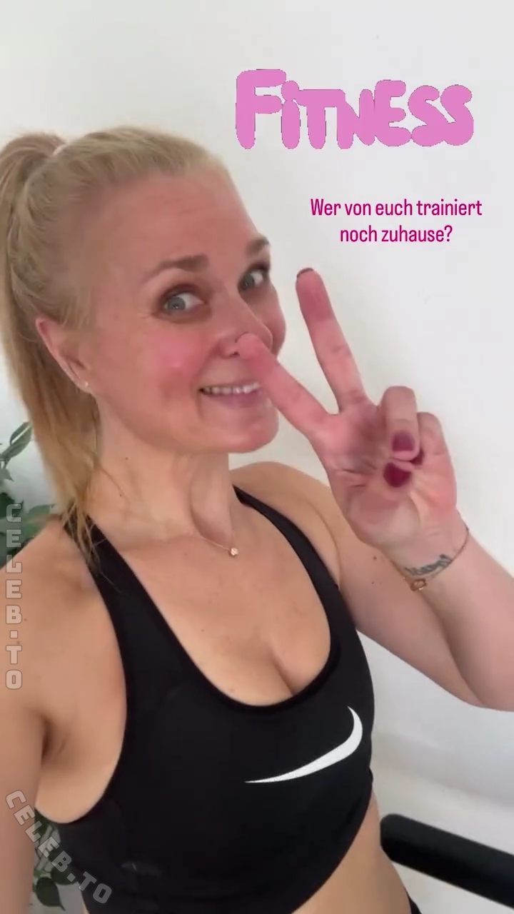 Britta Hofmann nude photo 2