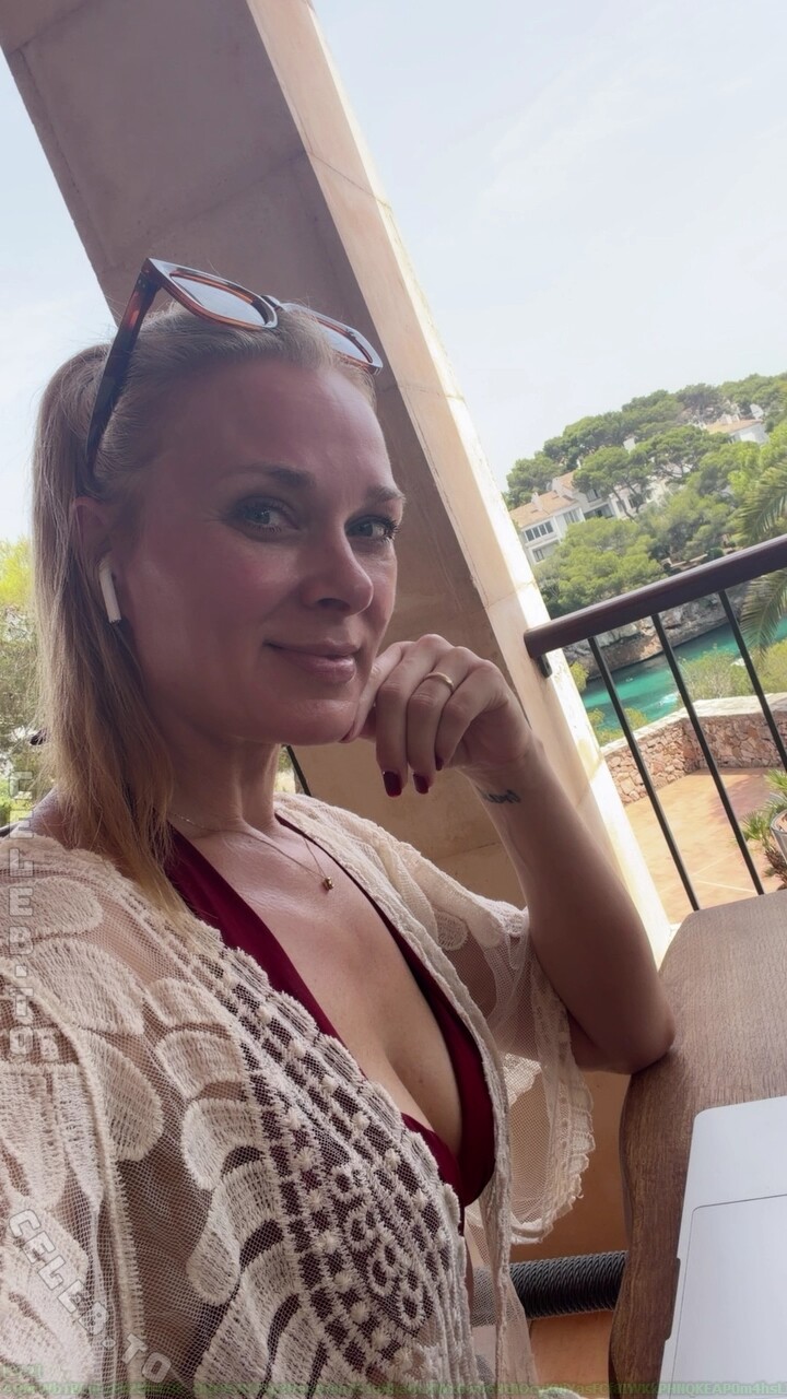 Britta Hofmann nude photo 1