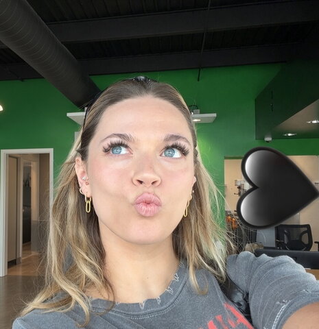 Brittany New (1 photo)