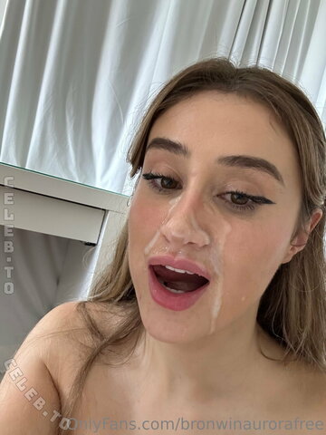 Bronwin Aurora nude photo 8