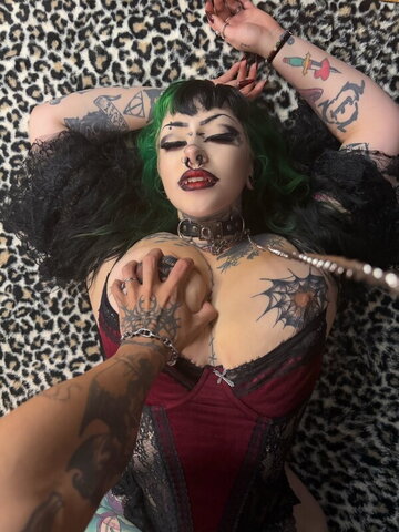 Brooke nude photo 1