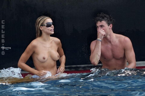 Brooks Nader nude photo 82