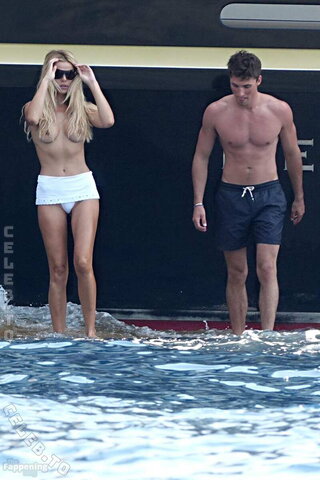 Brooks Nader nude photo 23