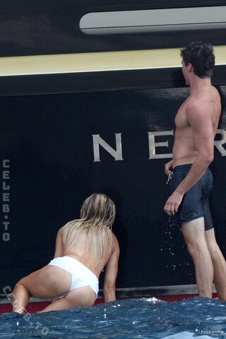 Brooks Nader nude photo 19