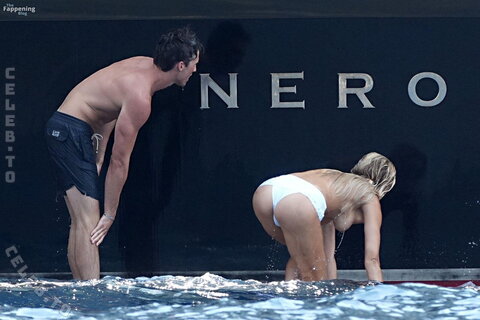 Brooks Nader goes topless as she soaked up the sunshine on a luxury yacht during a holiday in Positano 08/2026