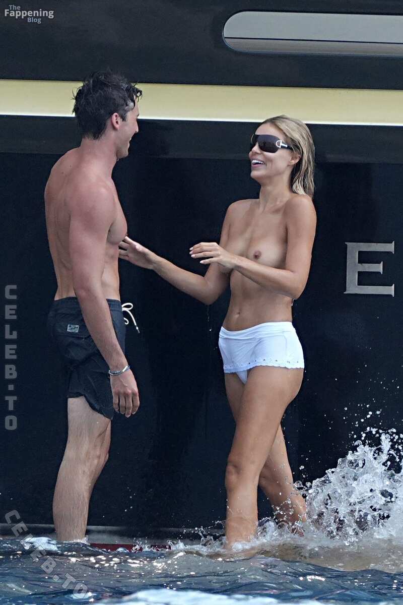 Brooks Nader nude photo 7