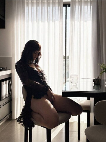 Bruna dos Anjos nude photo 3