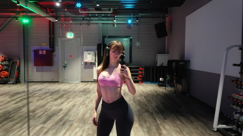 Buffmiffy nude photo 7