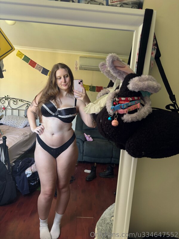 Bun nude photo 11