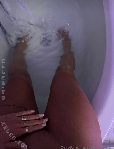 Bunni Cici nude photo 24