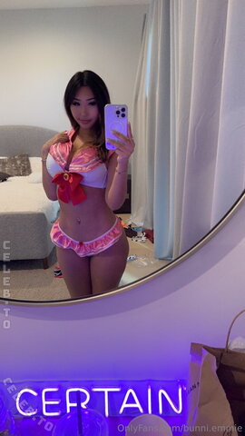Bunni emmie nude photo 111
