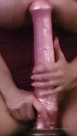 bustytheamazon nude photo 4