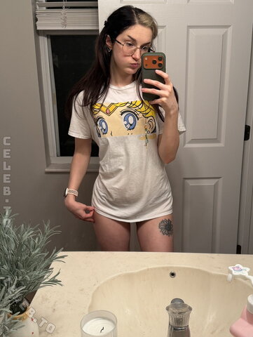 Busy B Asmr nude photo 1661