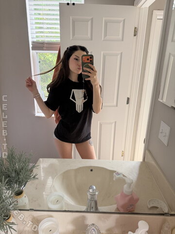 Busy B Asmr nude photo 1651