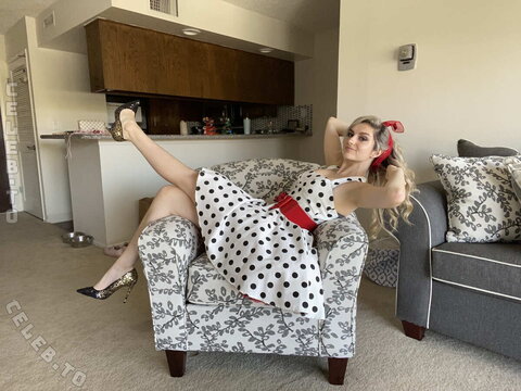 Busy B Asmr nude photo 1613