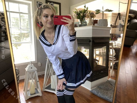 Busy B Asmr nude photo 1598