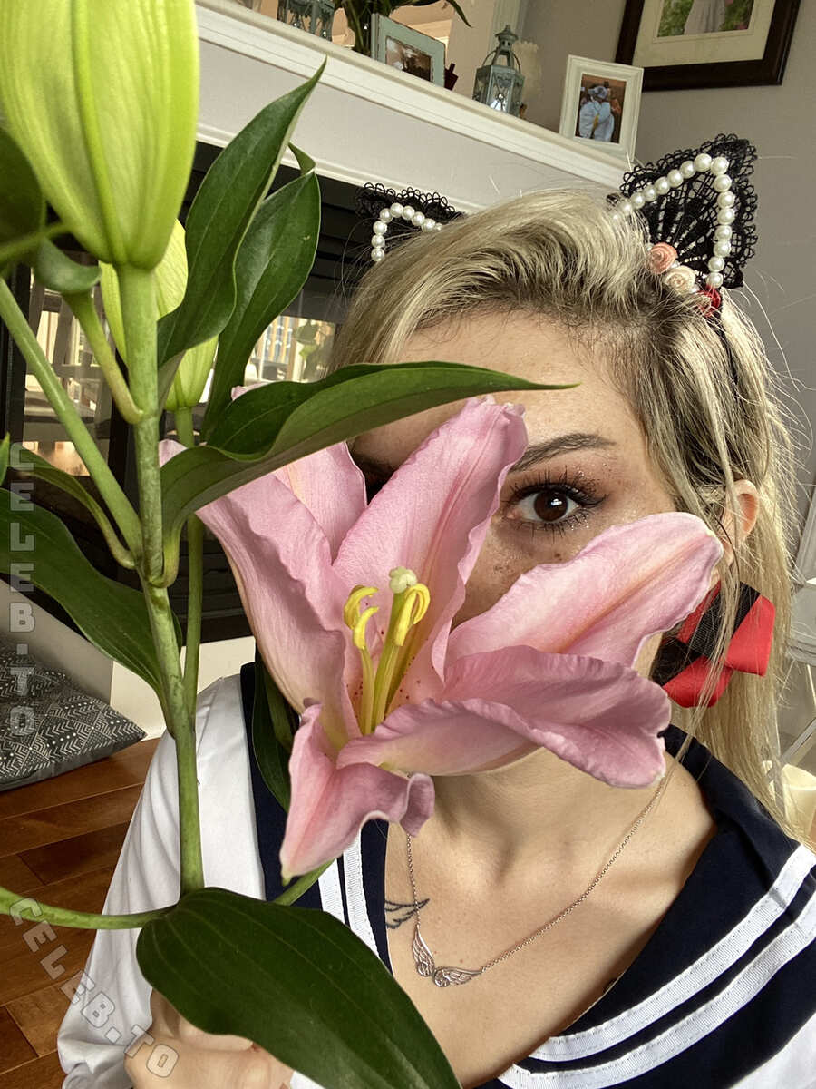 Busy B Asmr nude photo 6