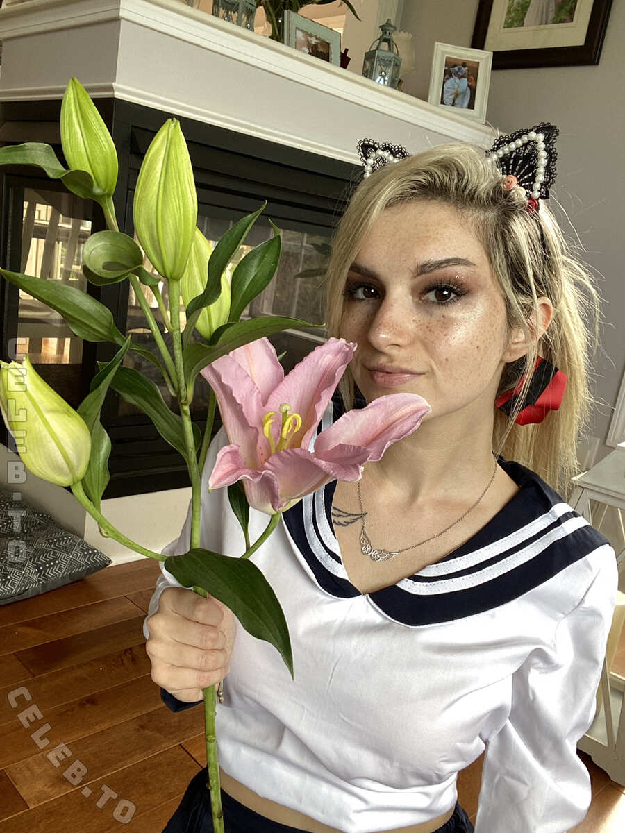 Busy B Asmr nude photo 7