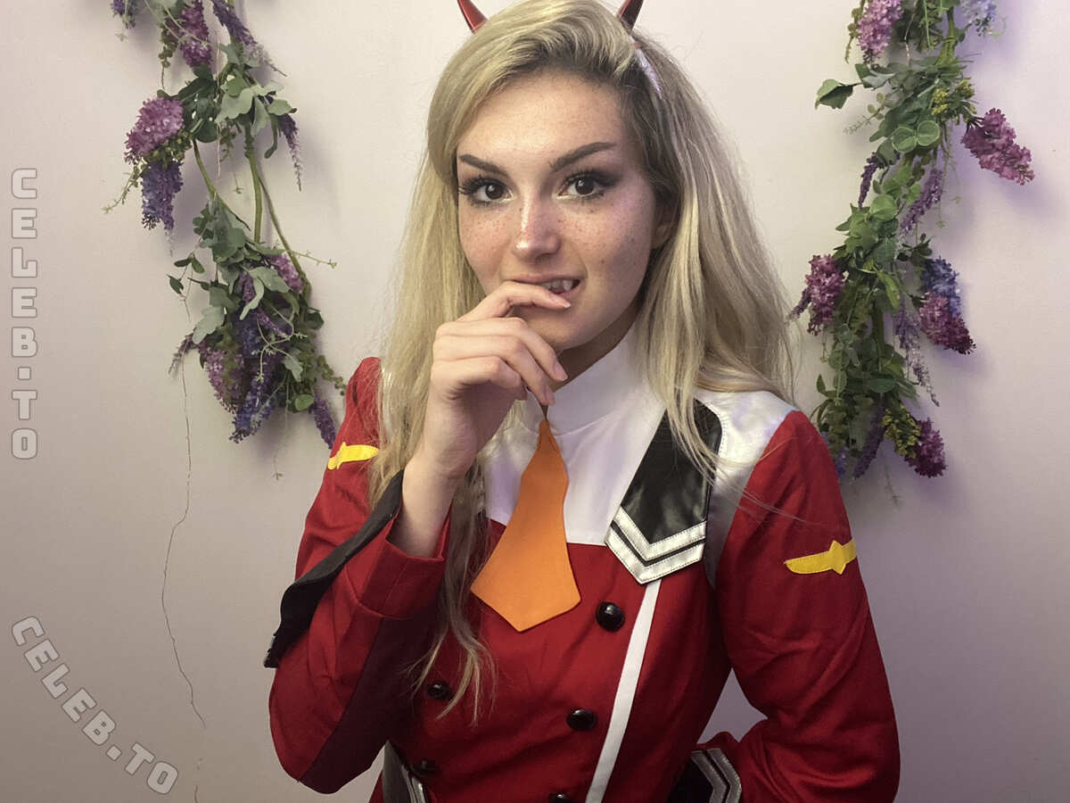 Busy B Asmr nude photo 4