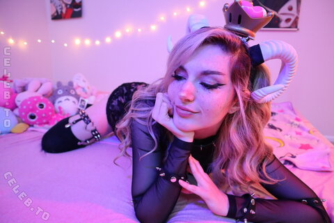 Busy B Asmr nude photo 1522