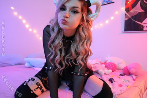 Busy B Asmr nude photo 1500