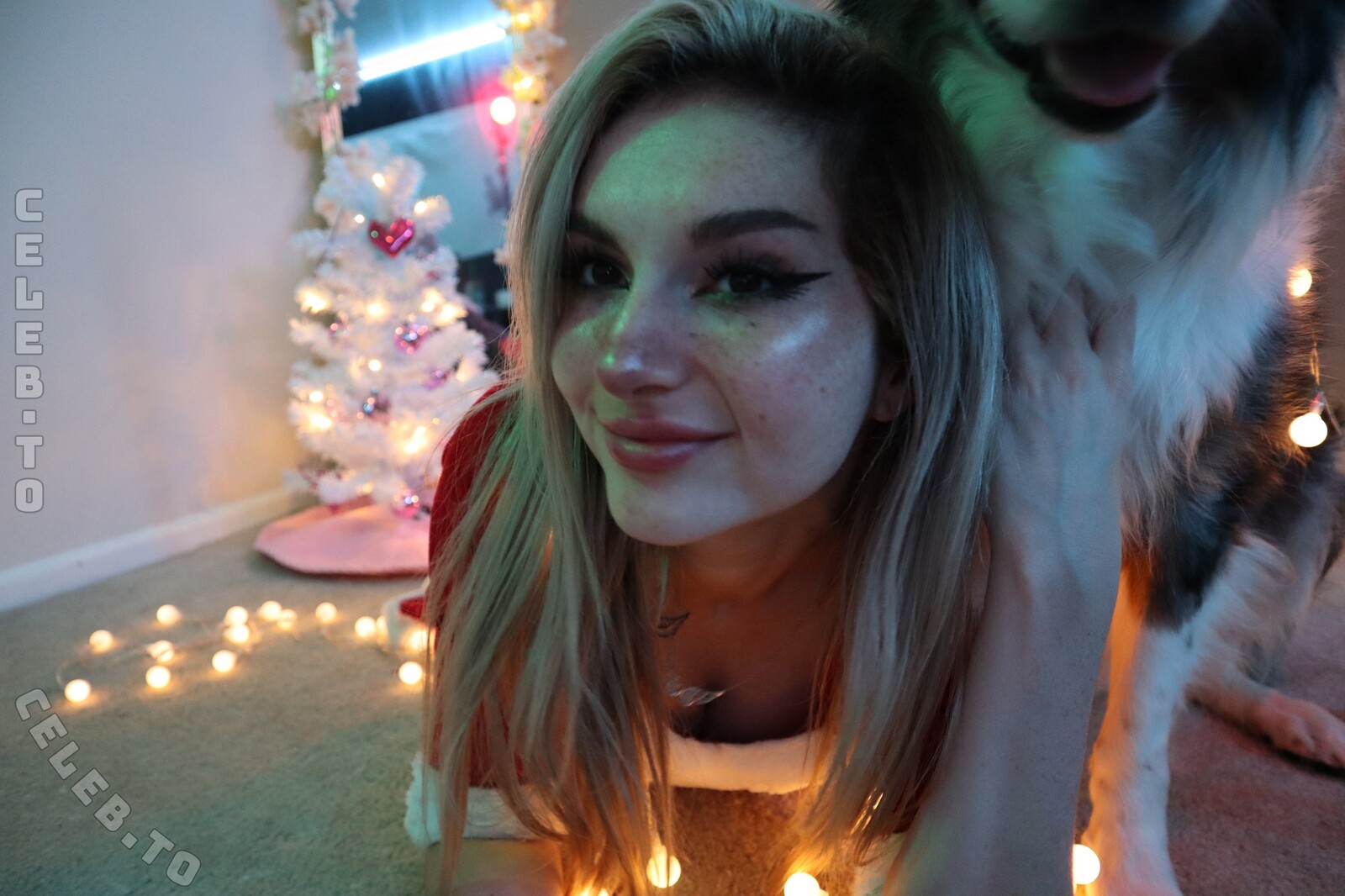 Busy B Asmr nude photo 7