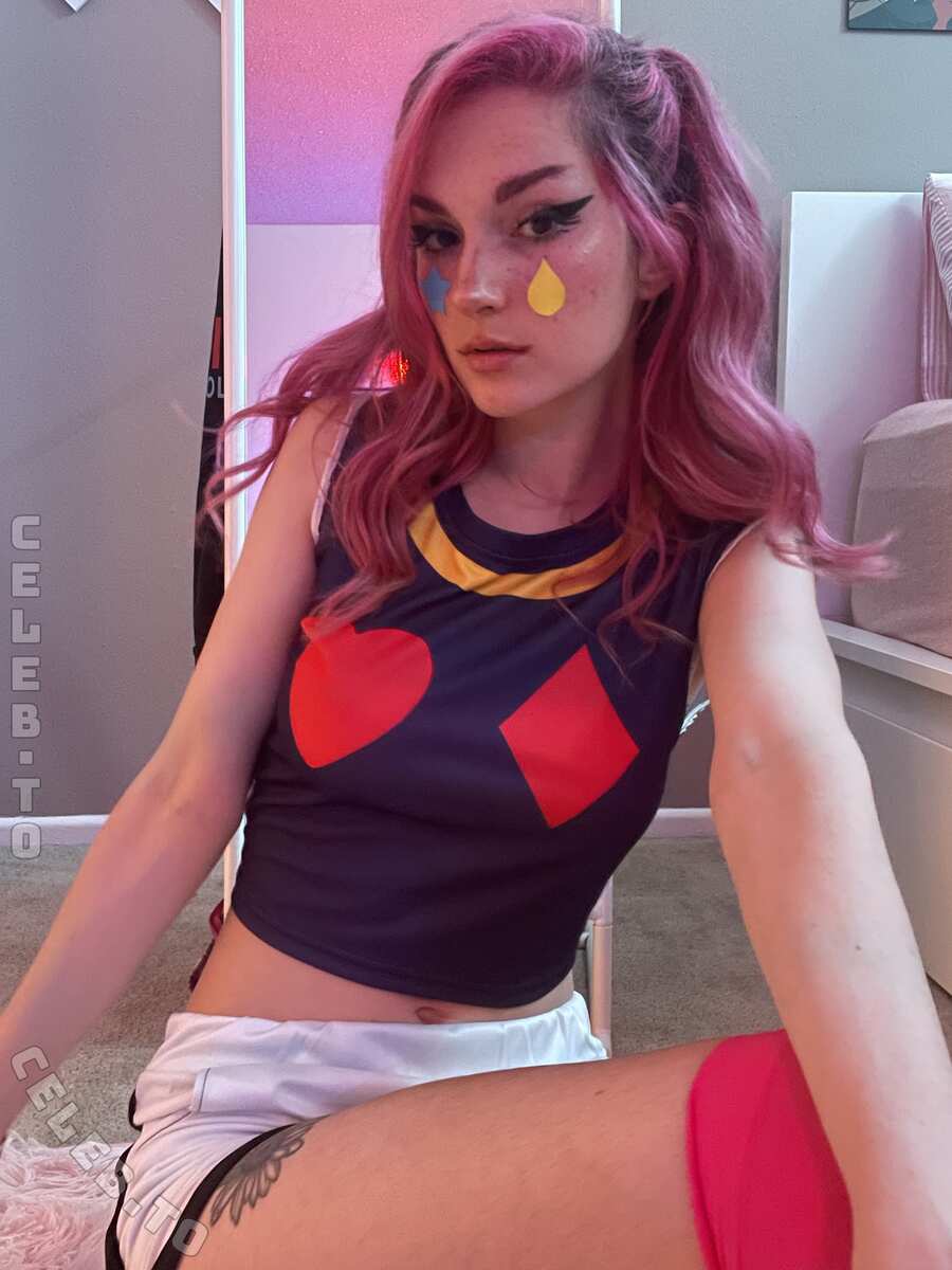 Busy B Asmr nude photo 5