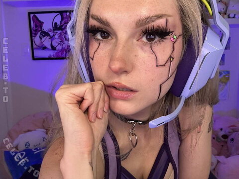 Busy B Asmr nude photo 1392