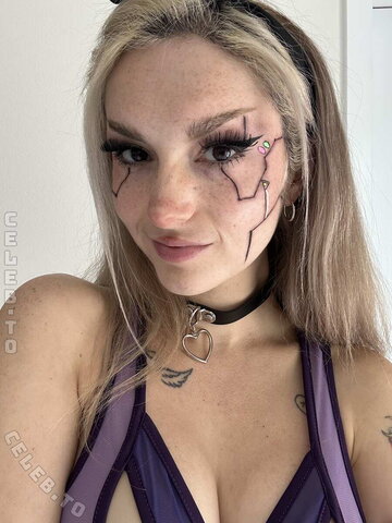 Busy B Asmr nude photo 1372
