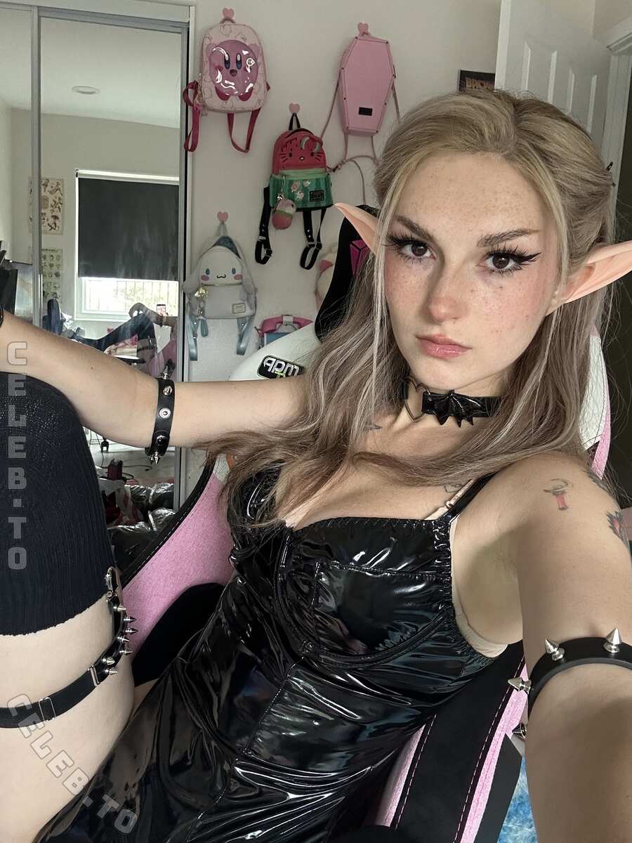 Busy B Asmr nude photo 1