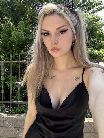 Busy B Asmr nude photo 1158