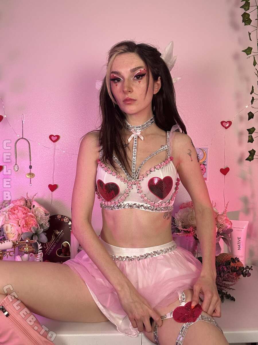 Busy B Asmr nude photo 11