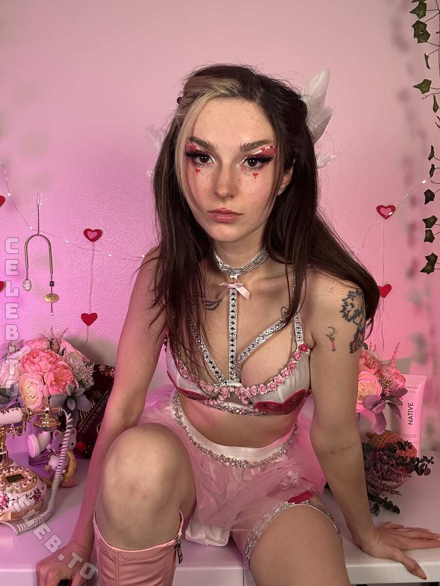 Busy B Asmr nude photo 12