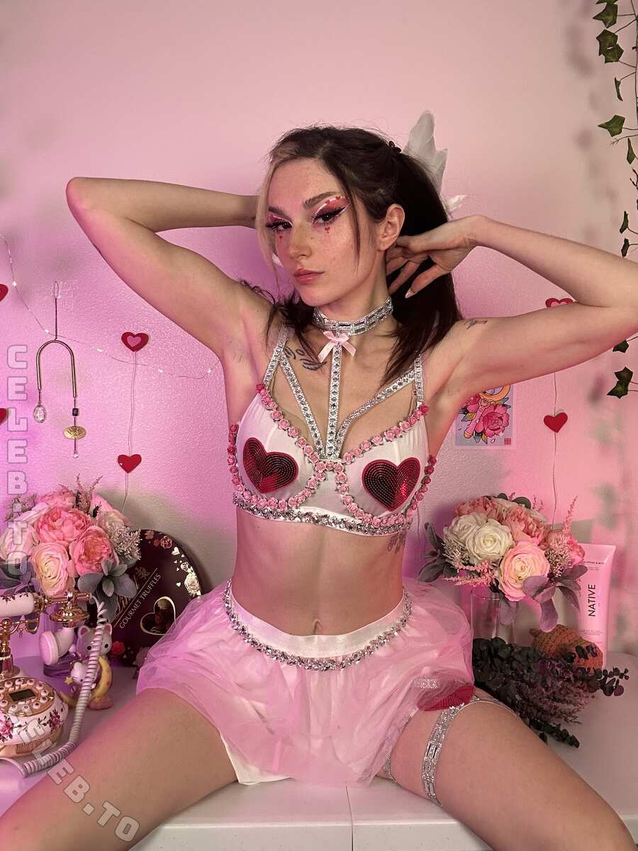 Busy B Asmr nude photo 15
