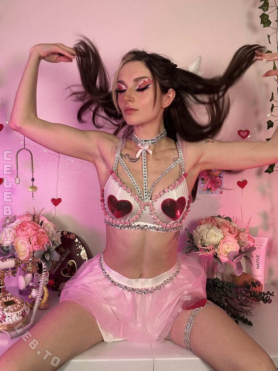Busy B Asmr nude photo 16
