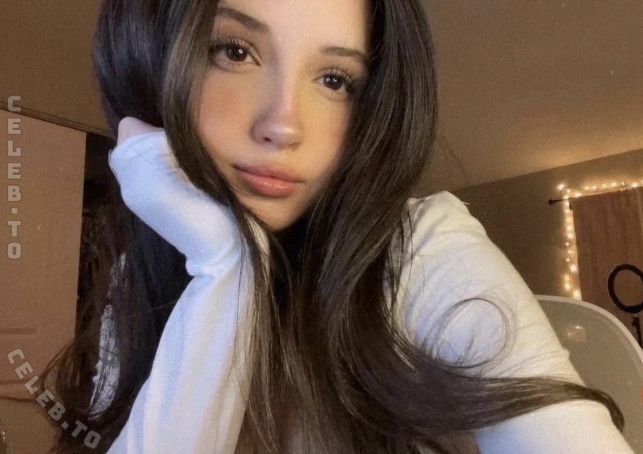 Cait ASMR nude photo 7