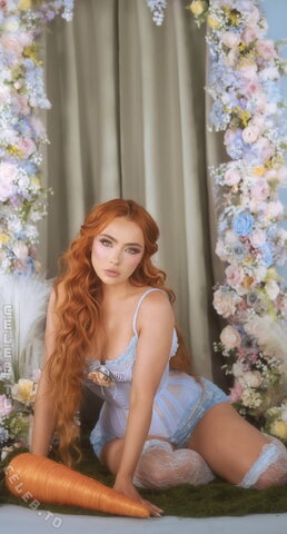 Caitlin Christine nude photo 18