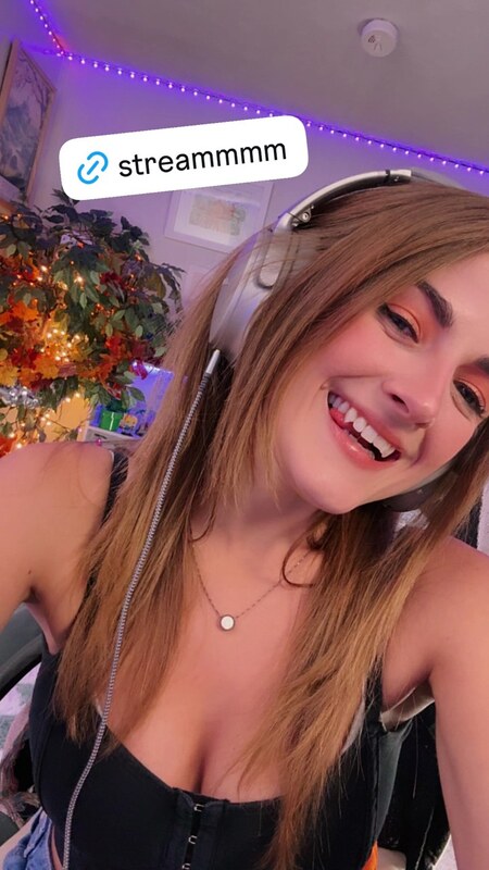 Caitlin Marie Reacts nude photo 1